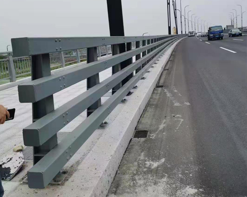 橋梁機(jī)動(dòng)車道護(hù)欄 橋梁機(jī)動(dòng)車道護(hù)欄